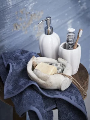 serviette de bain bleu marine lene bjerre